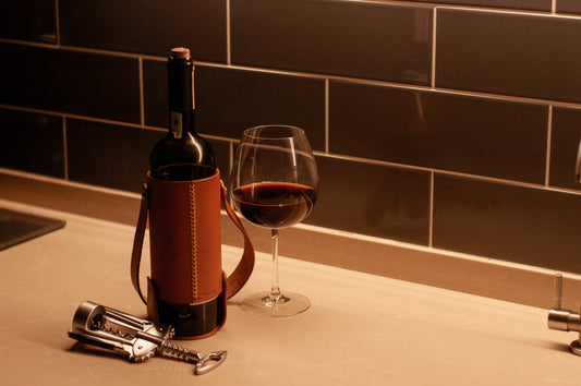 deri şarap kılıfı