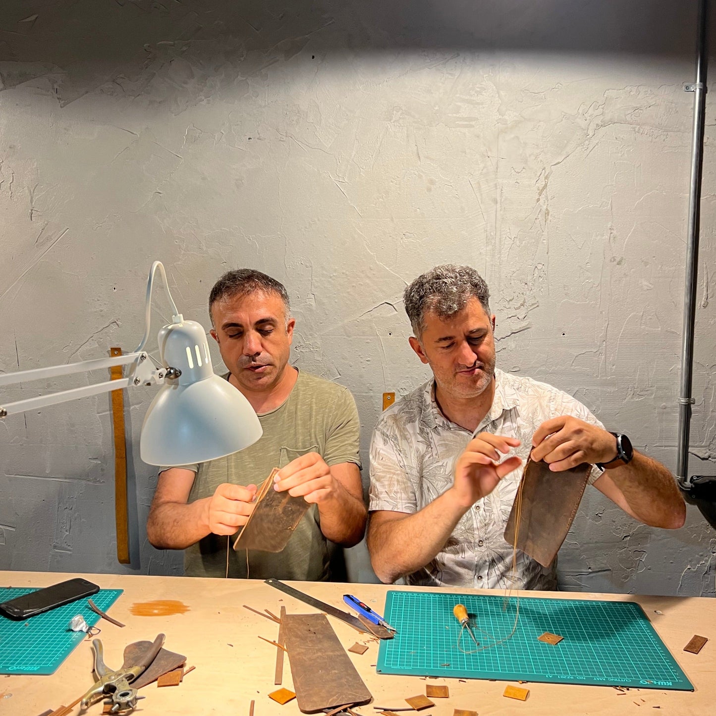 deri kartlık cüzdan yapın atölyesi / deri workshop