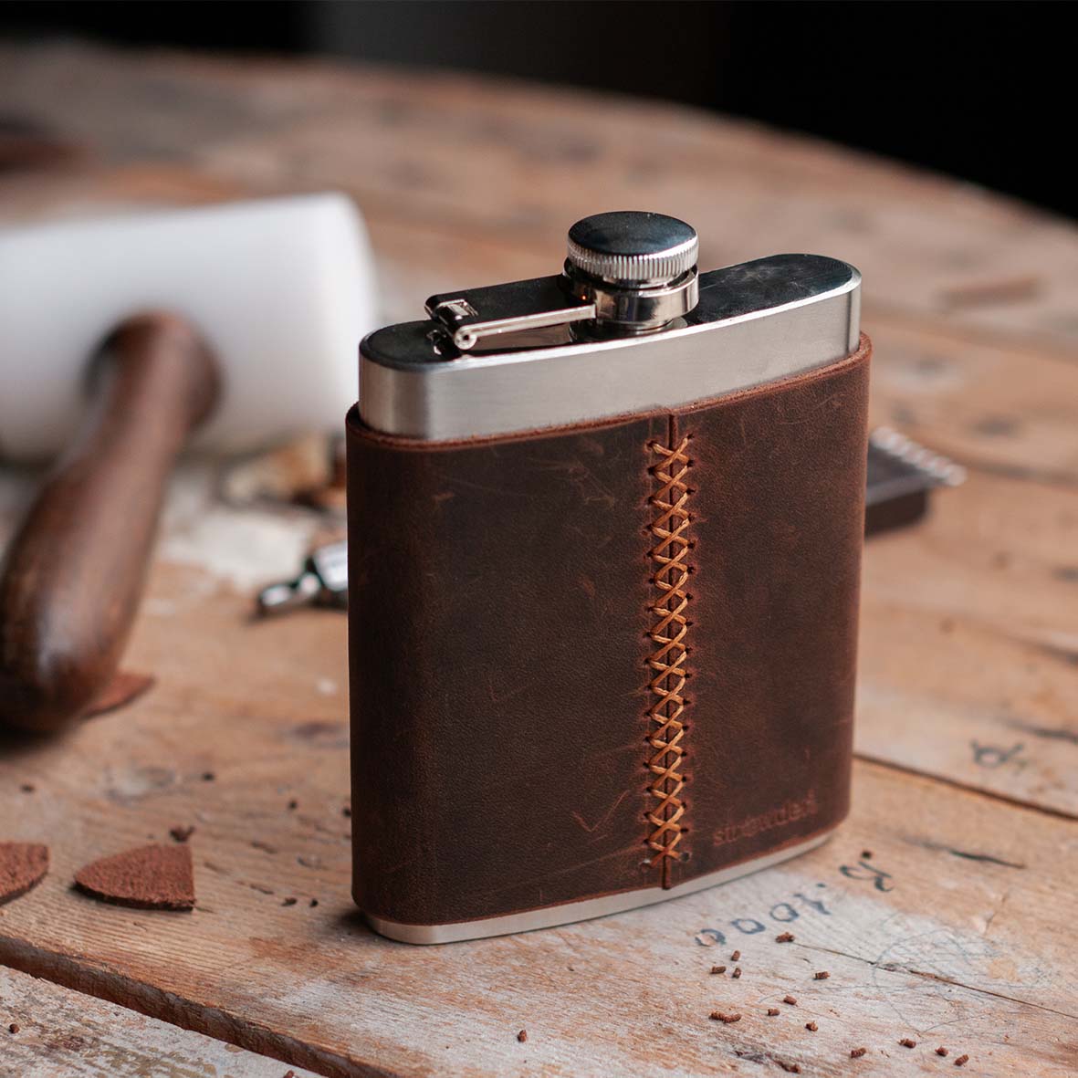 Deri Kaplı Matara + Viski Bardağı SET