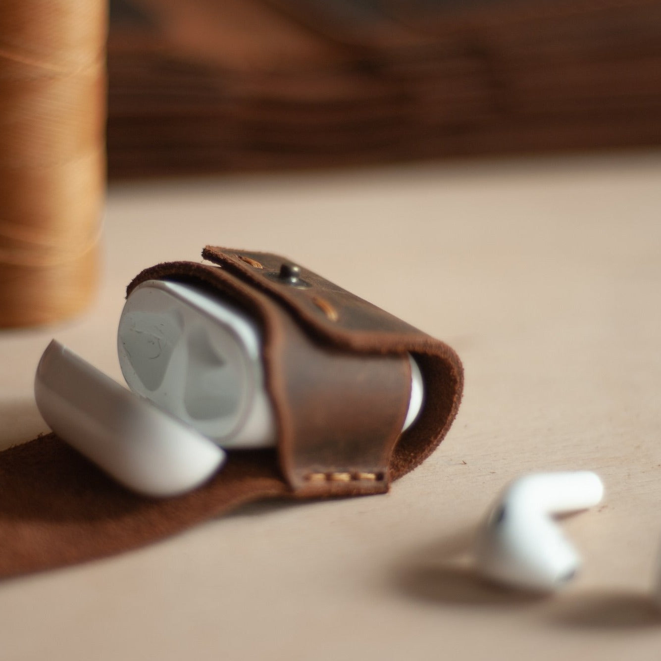Apple AirPods Deri Kılıf